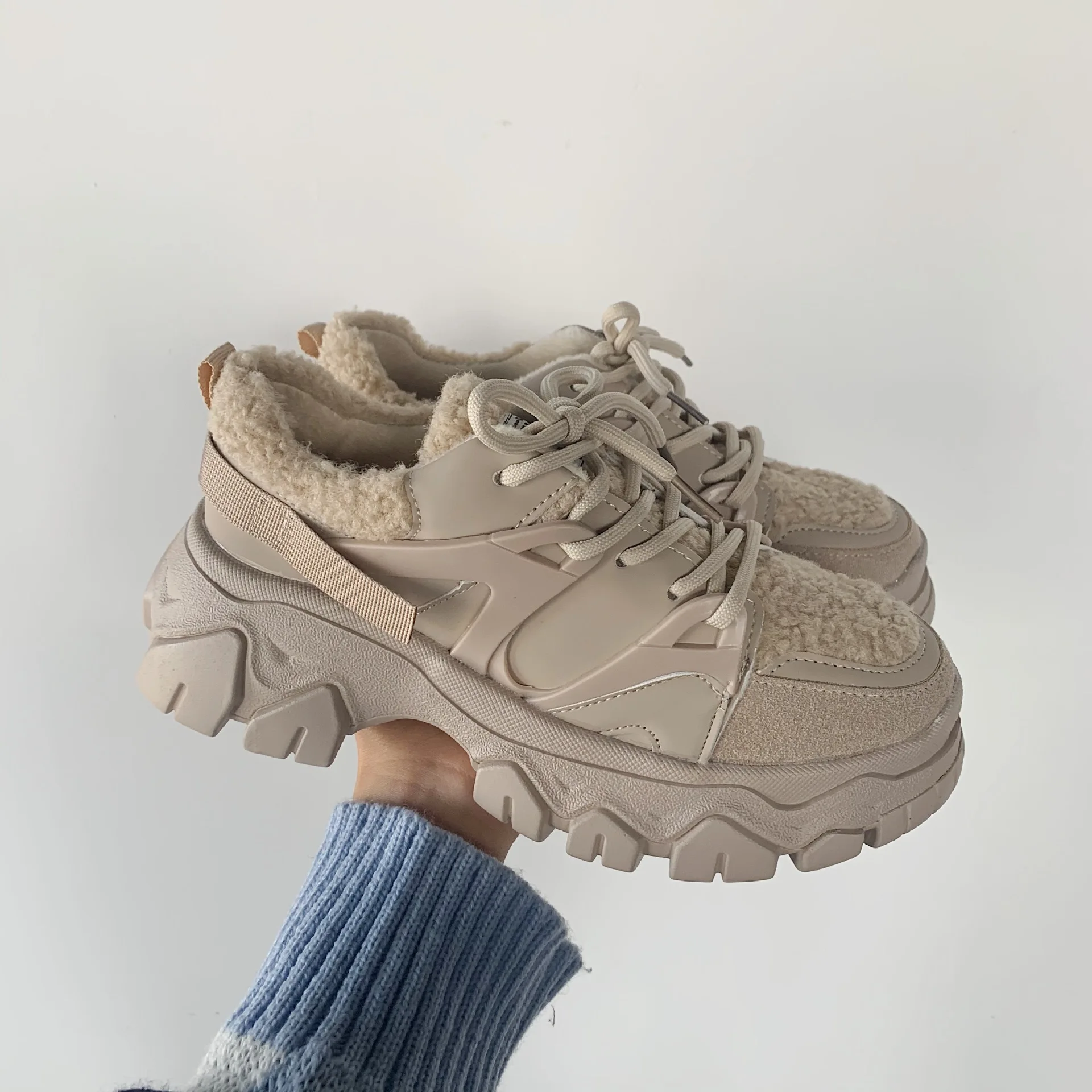 Женские повседневные кроссовки на платформе однотонная бархатная женская обувь