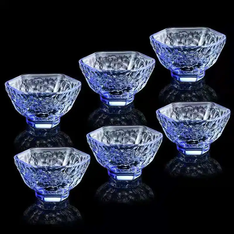 クリスタルガラス製槌で打たれたお茶カップ宝石付き厚手耐熱性カラークリスタル日本の六角ハンティングカップ