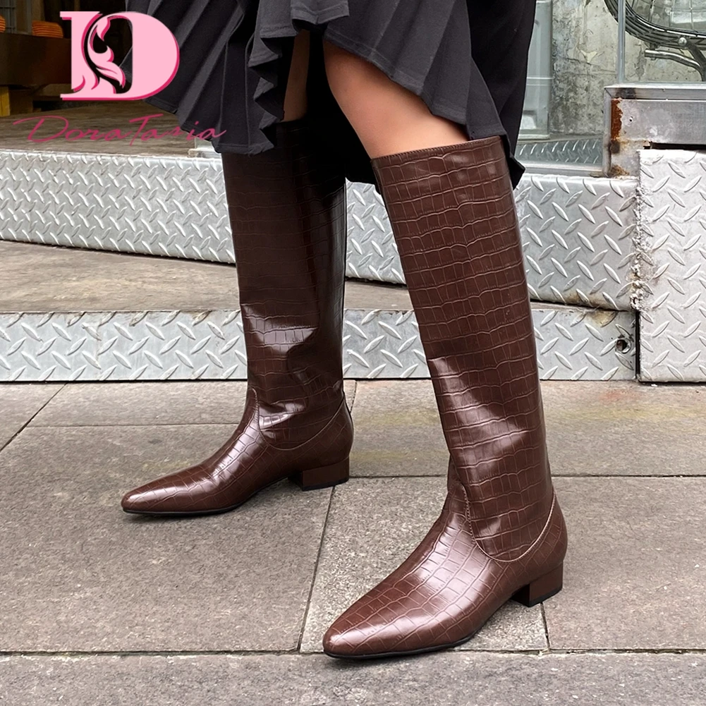 

DoraTasia новые модные женские остроносые сапоги до середины икры сапоги на массивном каблуке женские модные элегантные лаконичные Дизайнерск...