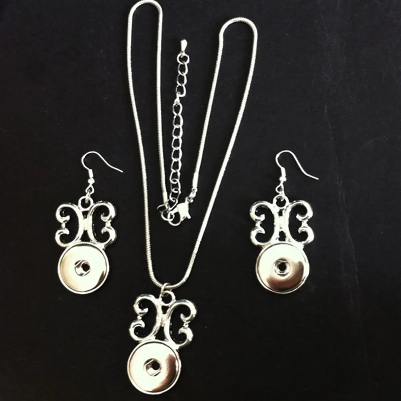 Комплект из колье и серёг с металлическими пуговицами 18 мм | Украшения аксессуары