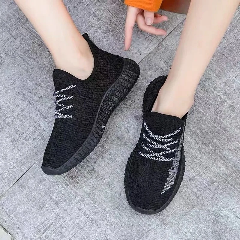 

2021 New Autumn Designer Flying Knit Set Foot Light and Breathable One-step Casual Hot-selling Fashion Sports Shoes Couple Shoes