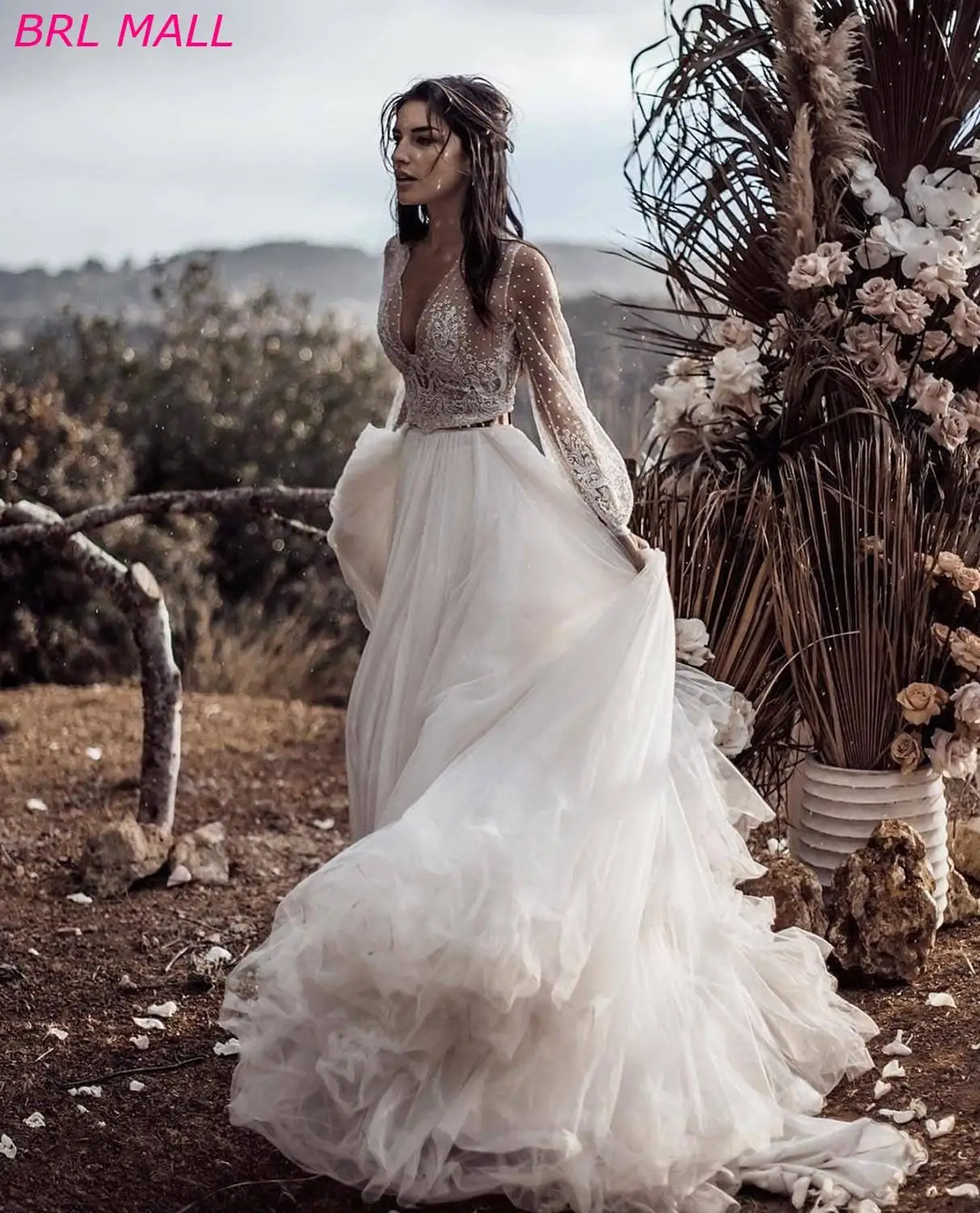 

Lace Two Pieces 2021 Beach Wedding Dresses Deep V-neck Long Sleeves Boho Bridal Dresses Elegant Wedding Gowns Robes de marie