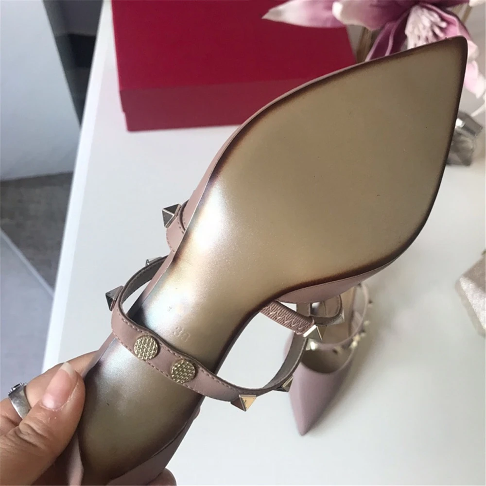 Женские босоножки на высоком каблуке с острым носком из натуральной