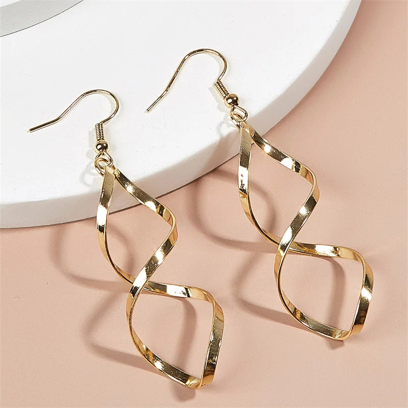 

2021 Fashion Trend Personality Cold Wind Earrings French Temperament High-end Earrings pendientes largos piercing oreja