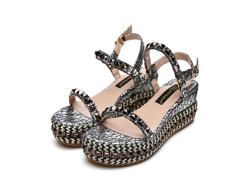 

2021 summer new sandals rivet women's shoes women's middle heel muffin thick sandals