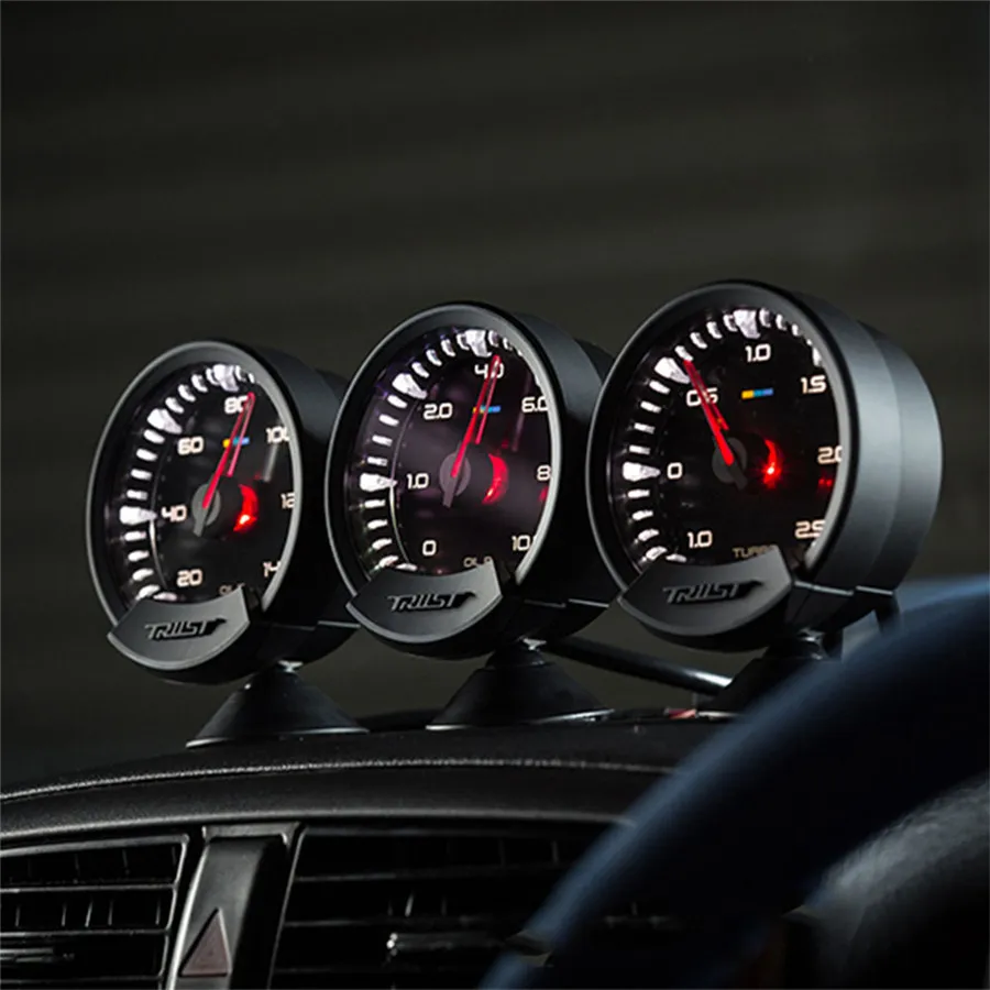

8-18V Car Voltmeter Volt Gauge 7 Colors 74mm Digital LED Display Black Face