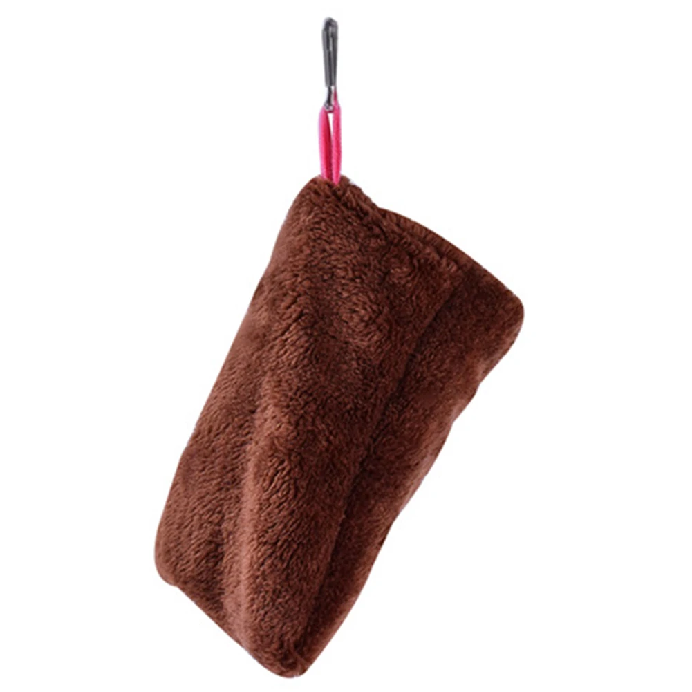 Птица хомяк ежик белка гнездо маленькое животное теплый мягкий спальный мешок