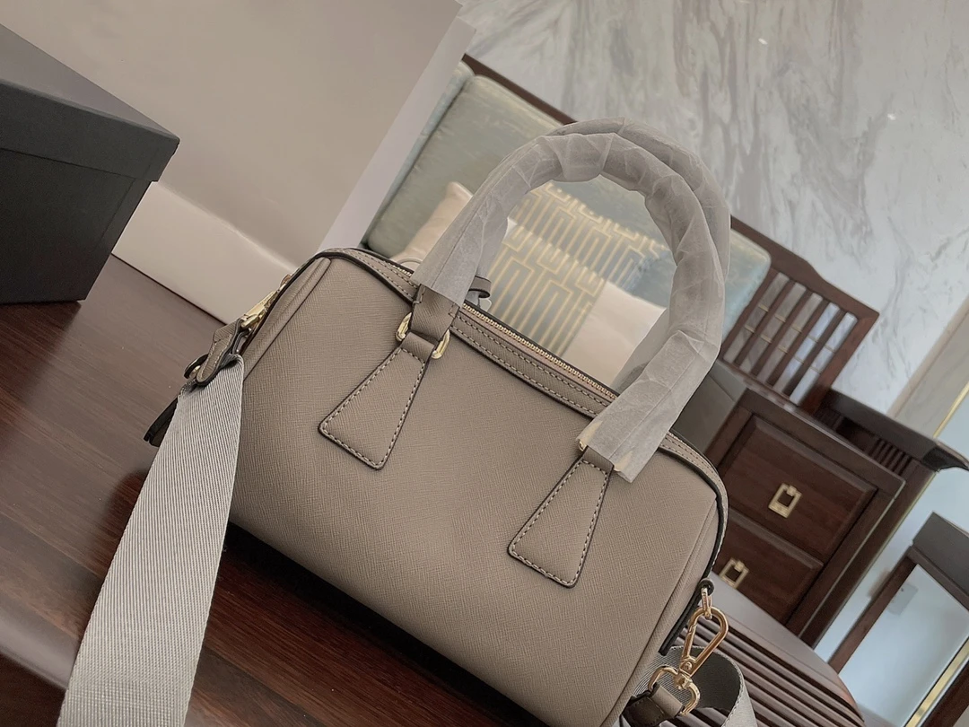 

Ladies white new trend fashion ladies handbag shoulder messenger bag