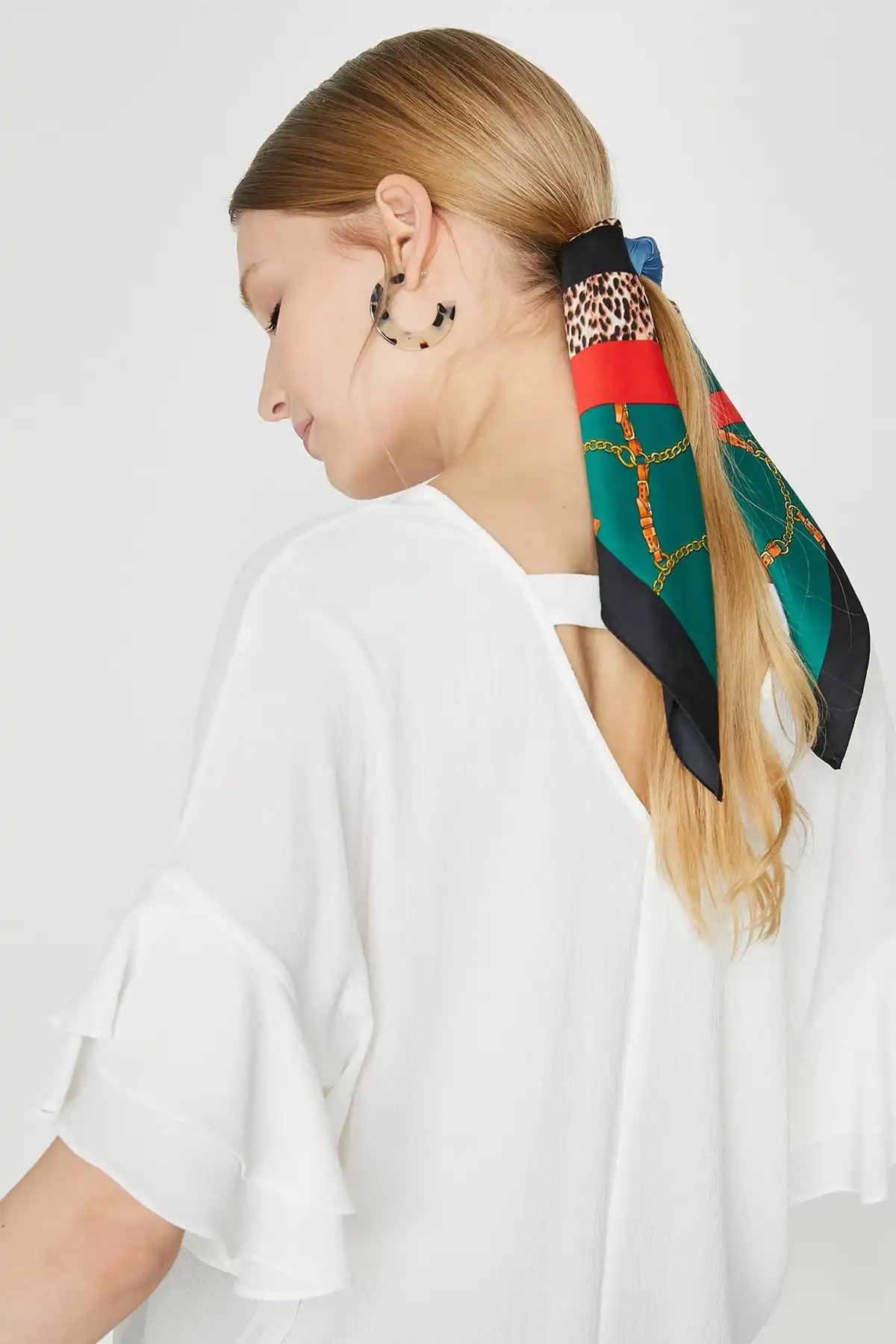 Женское платье с рюшами Koton белое короткими рукавами и открытой спиной 9 YAK68452PW| |