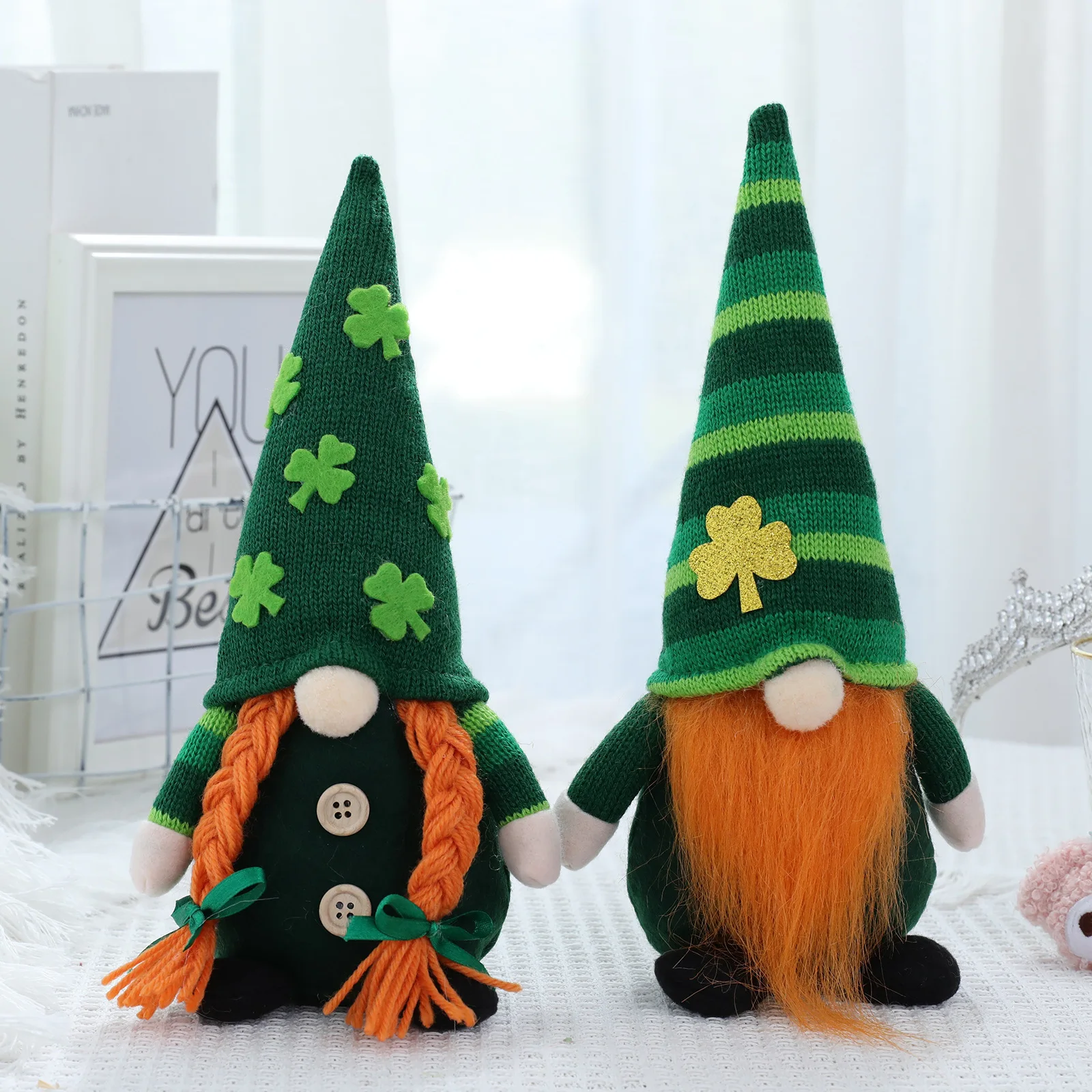 

Green dwarf doll four-leaf clover faceless doll doll decoration Valentines Day Gnomes Decorations Handmade Valentine Gnome Decor