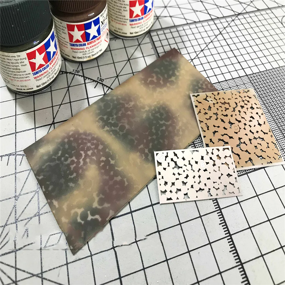 

For Gundam Military Model AccessoriesCreative Camouflage Leakage Spray Stenciling Template DIY Spray Plate Tool