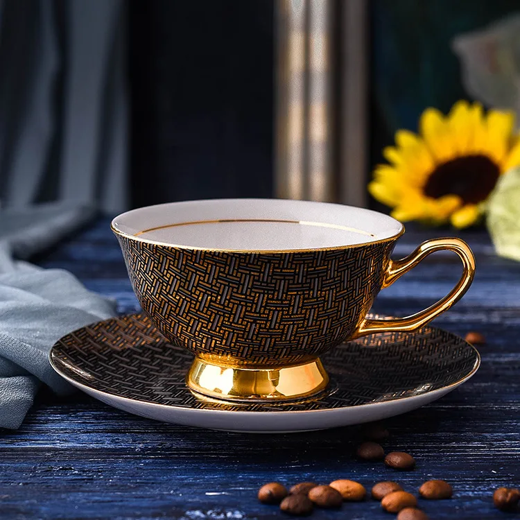 Новая модная кофейная чашка и блюдце из костяного фарфора забавный модный дизайн