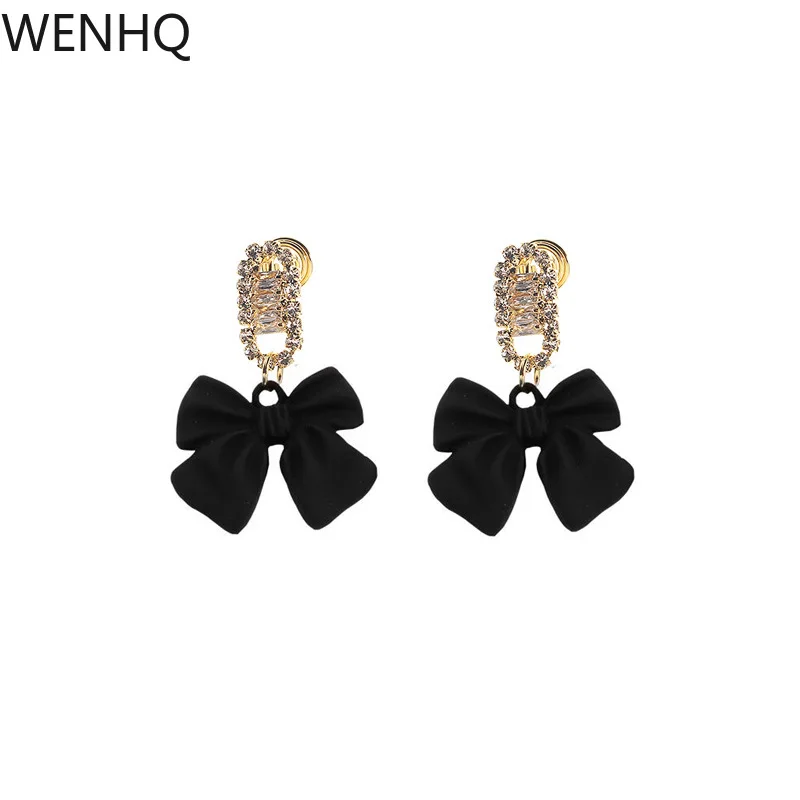 

Женские серьги-гвоздики WENHQ, черные эмалевые серьги-клипсы в форме банта, комаров, без проколов, роскошные темпераментные серьги-гвоздики, н...