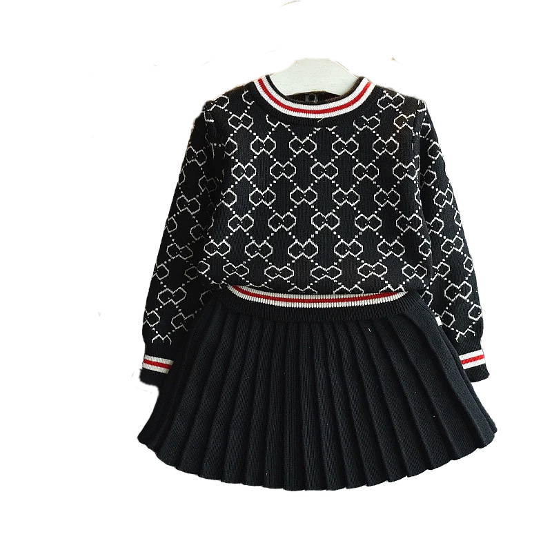 

Plaid Long-sleeved Anglophone Knitwear Paired with Ruffled Skirt Suit