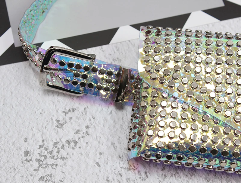 

[EAM] Metal Buckle PVC Mini-bag Rivet Split Joint Long Belt Personality Women New Fashion Tide All-match Spring 2021 1T711