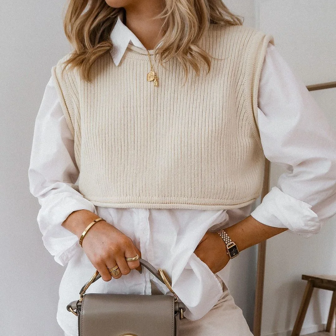 

JUNWU 2021 Spring Autumn Women's Beige Round Neck Short Knit Vest Ruffle Design Loose Knit Pullover Za Fashion British Style