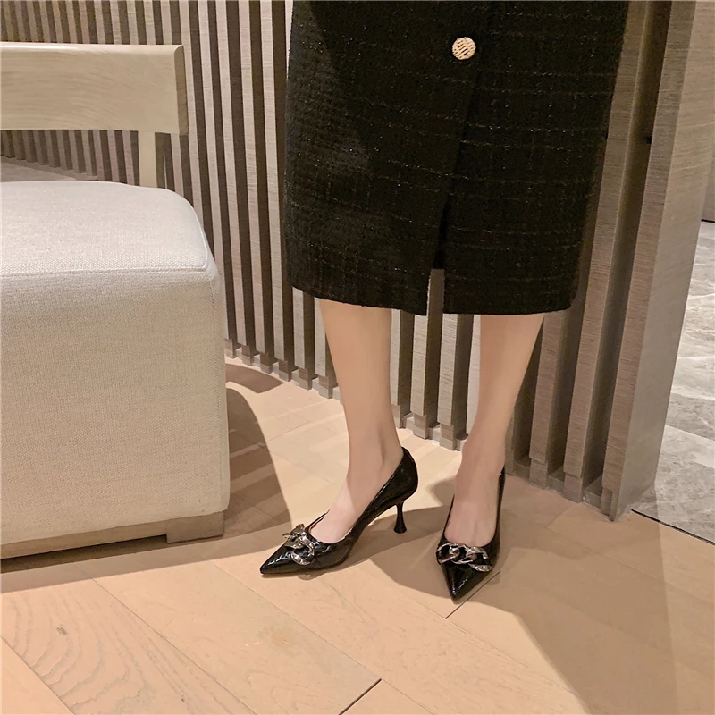 

VERCONAS Female Concise Fashion Basic Women Pumps Genuine Leather Metal Chain Office Lady High Heels Pointed Toe Shoes Woman New