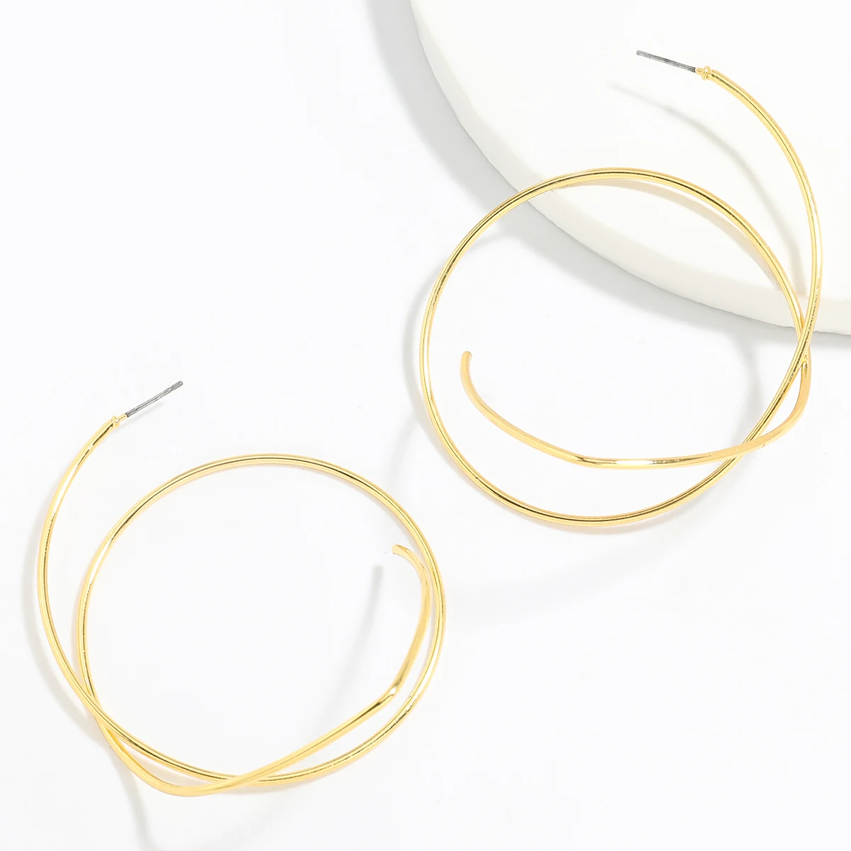 Pauli Manfi 2020 преувеличенные простые металлические серьги Неправильной Геометрии