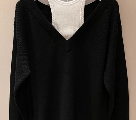 

2020 Autumn and Winter Women's New Round Neck Wool Fake Two-piece Off-shoulder Pullover Sweater