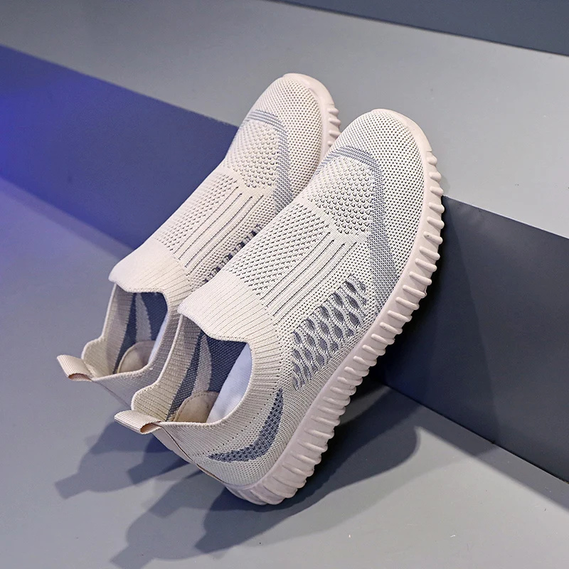 

2021 Summer Fashion Men SDhoes Flying Woven Breathable Sneaker Girls' Casua Light Running Shoes Size:35-40