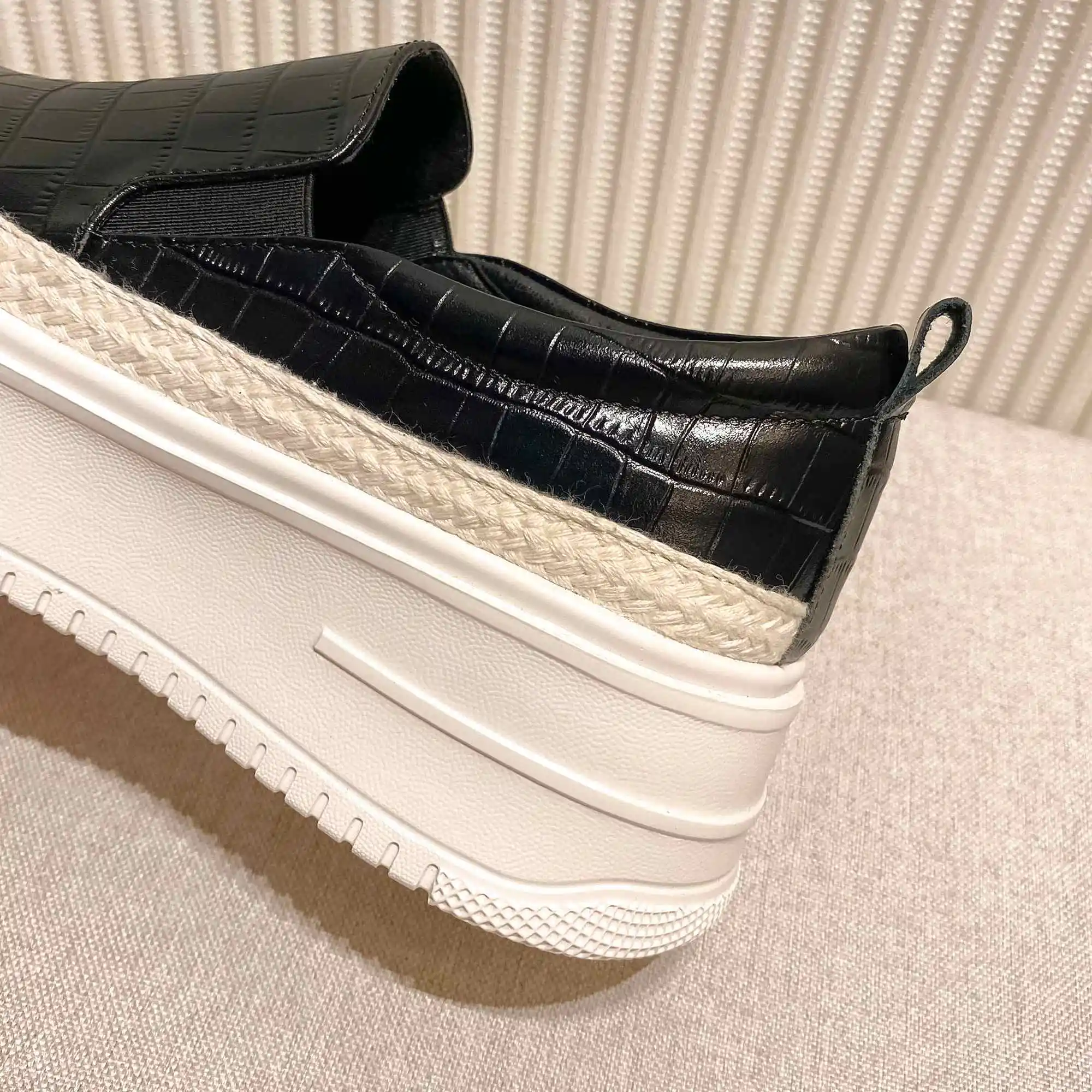 

Krazing pot new cow leather gingham waterproof sneaker round toe thick bottom high heels elastic band vulcanized shoes women L51