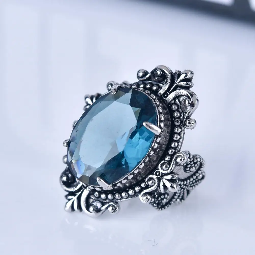 Женское Винтажное кольцо с крупным синим овальным камнем | Украшения и