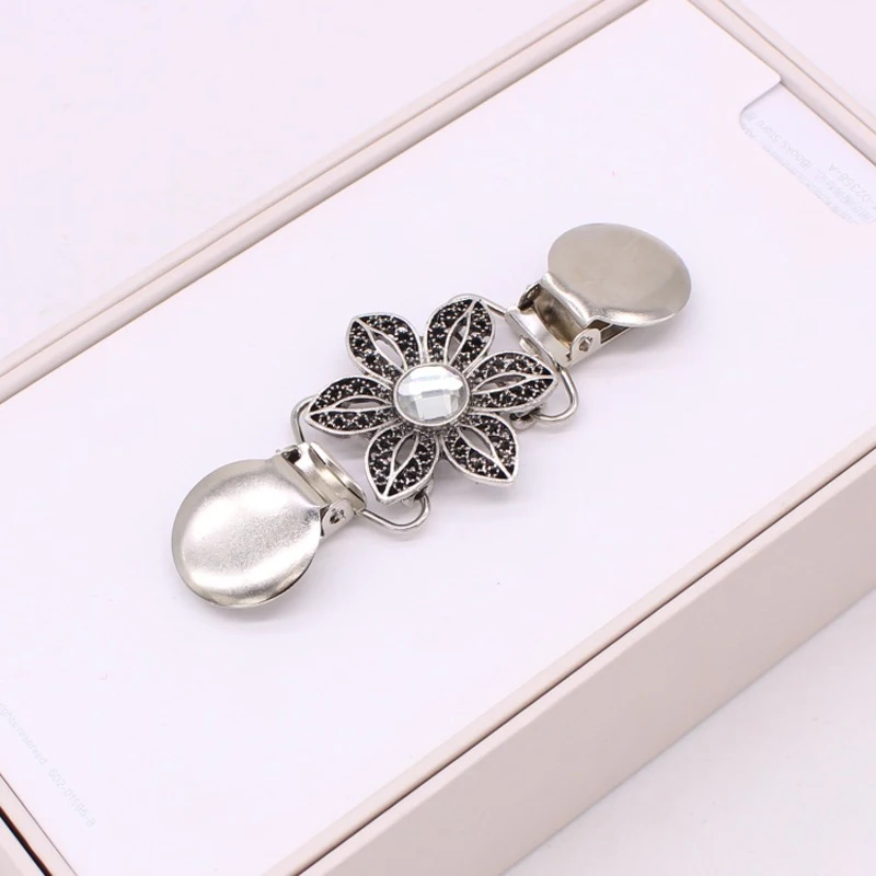 Классические штаны с цветочным узором С украшением в виде кристаллов