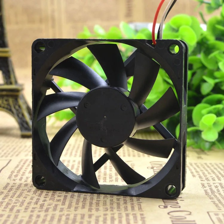 AVC F7015B12HN 7CM DC 12V 0.3A 7015 CPU Mute 3-Wires Cooling Fan |
