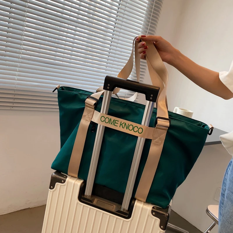 New Female Sports Yoga Bag Daily Luggage Travel Bag for Women One Shoulder Fitness Bag Crossbody Bag 2021