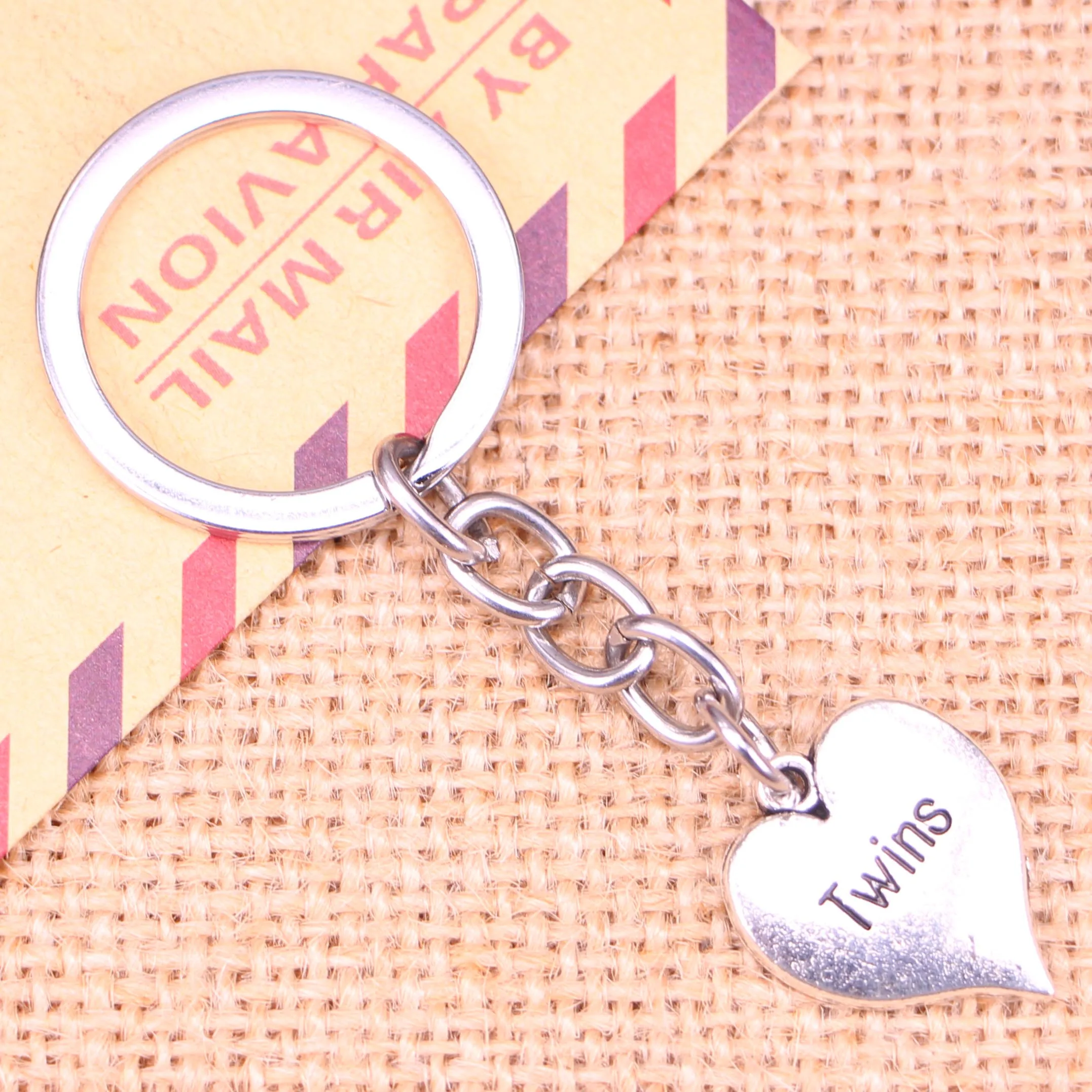 

20pcs New Fashion Keychain 21x17mm heart twins Pendants DIY Men Jewelry Car Key Chain Ring Holder Souvenir For Gift