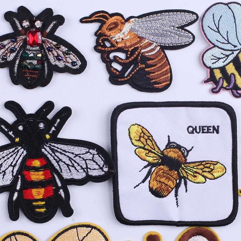 

Cute Gold Bee with Wings Insect Embroidered Patches for Clothing Sewing Sticker Sew on Patch Diy Iron-on Applique on Clothes