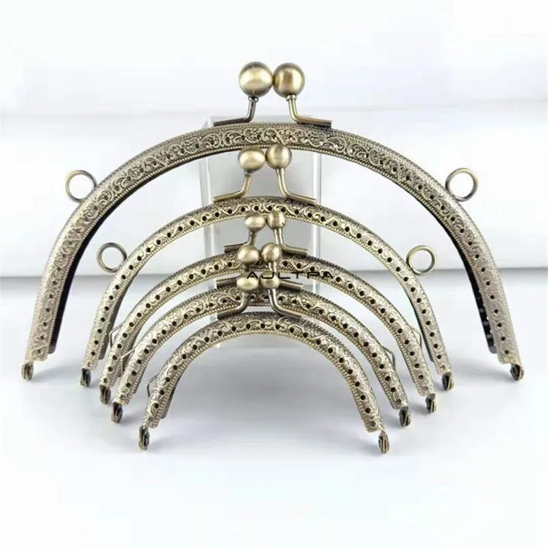 

50Pcs 5 Styles Retro Coin Purse Metal Purse Frame Mouth Gold Package DIY Kiss Clasp Lock For Bag Accessorie H54896