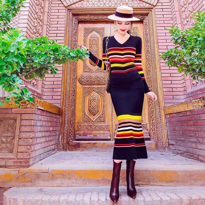 

Women 2021 Autumn Winter High Waist Knit Bag Hip Skirt Two-piece Fashion V-neck Sweater Long Sleeve Striped Two-piece Sets D157