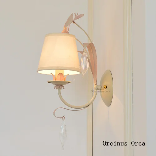 Американская романтическая настенная лампа в виде розовой бабочки гостиной