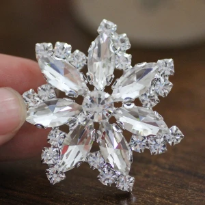 crystal silver base 1 шт. 45 мм кристалл AB аппликация СТРАЗА СЕРЕБРЯНАЯ основа flatback с отверстиями пришивные стразы форма цветка diy платье для вечеринки - Цвет: crystal silver base