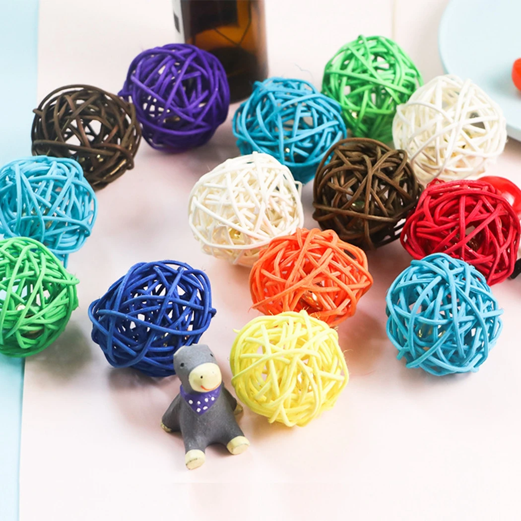 

1PCS Random Color Cat Ball Toy Hollow out Rattan Built-in Bell Cat Interactive Toy Cat Play Toy Cat Funny Toy for Dog Cat
