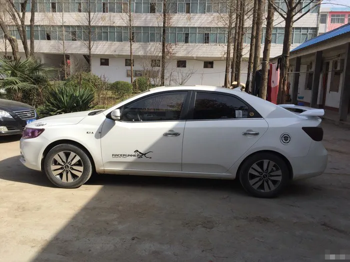 Для Kia Форте спойлер 2010/11/12/13/15 с светодиодный светильник из АБС-пластика Материал