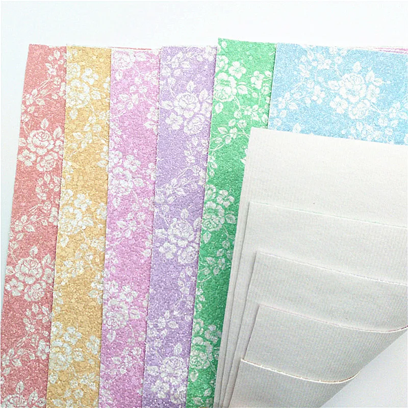 Цветы розы печатные крупные блестящие кожа искусственная ткань винил с фетровой