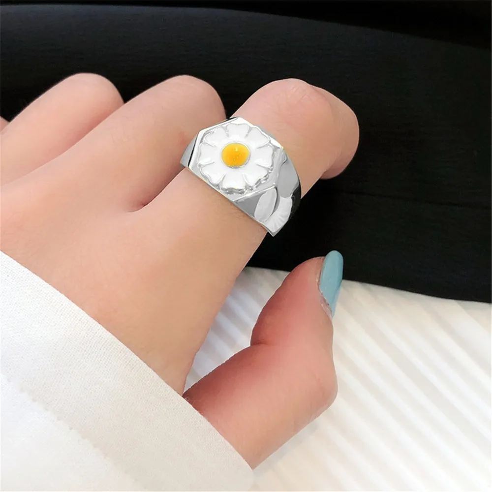 

Fashion ins Sen Epoxy Sun Flower Simple Creative Sweet Frangipani Women's Men's Couple Open Ring Jewelry Wholesale