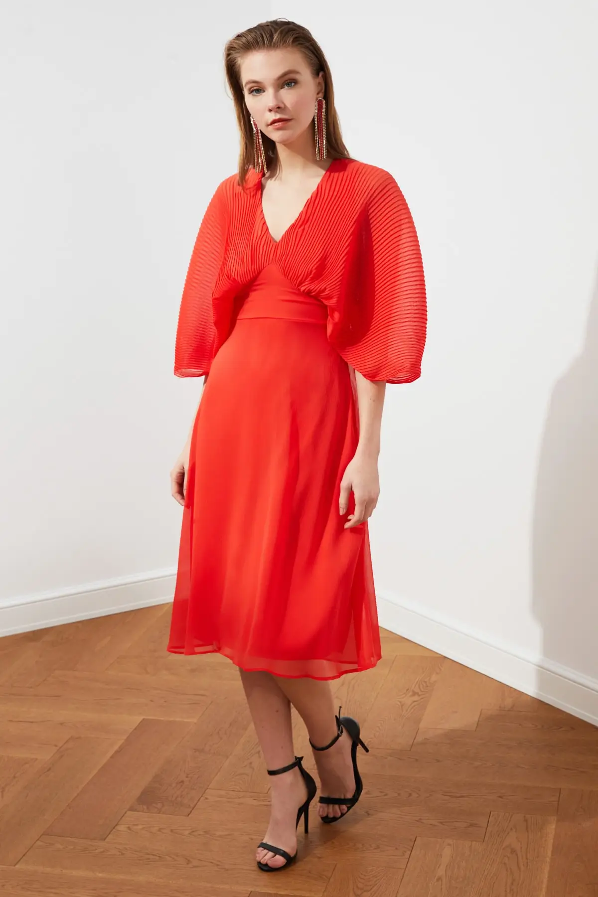 

Trendyol Collar Detail Dress TPRSS21EL0073