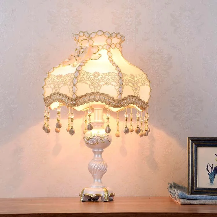 

European Style Resin Table Lamp Bedroom Lamp Princess Idyllic Wedding Bedside Wedding Room Decorative Table Lamp