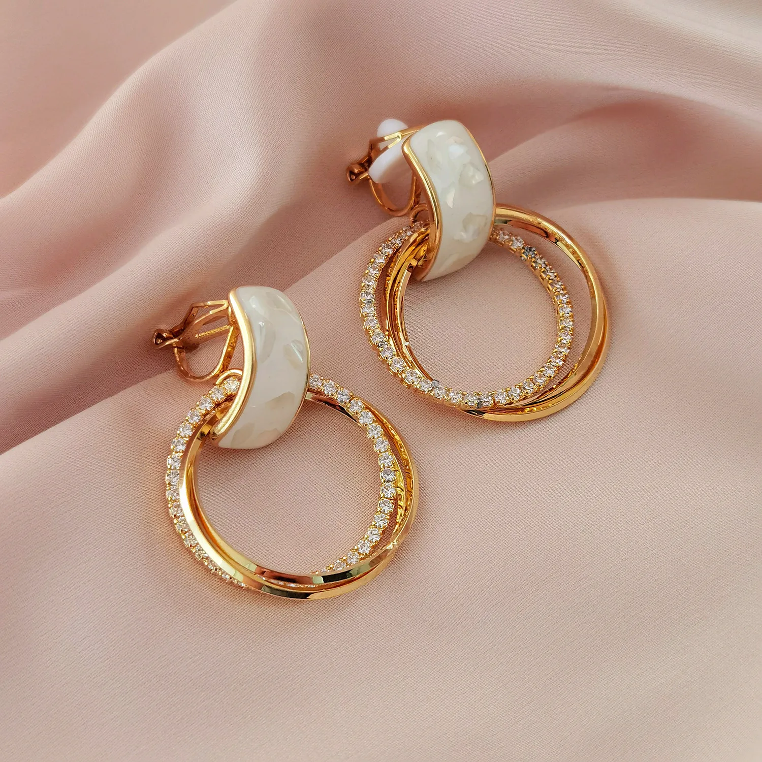 

16k Gold No Pierced Hoop Ear Clip Female Korean Luxury Exquisite High-end Dangle Earrings Tide Circle Ear Ring Pendant Jewelry