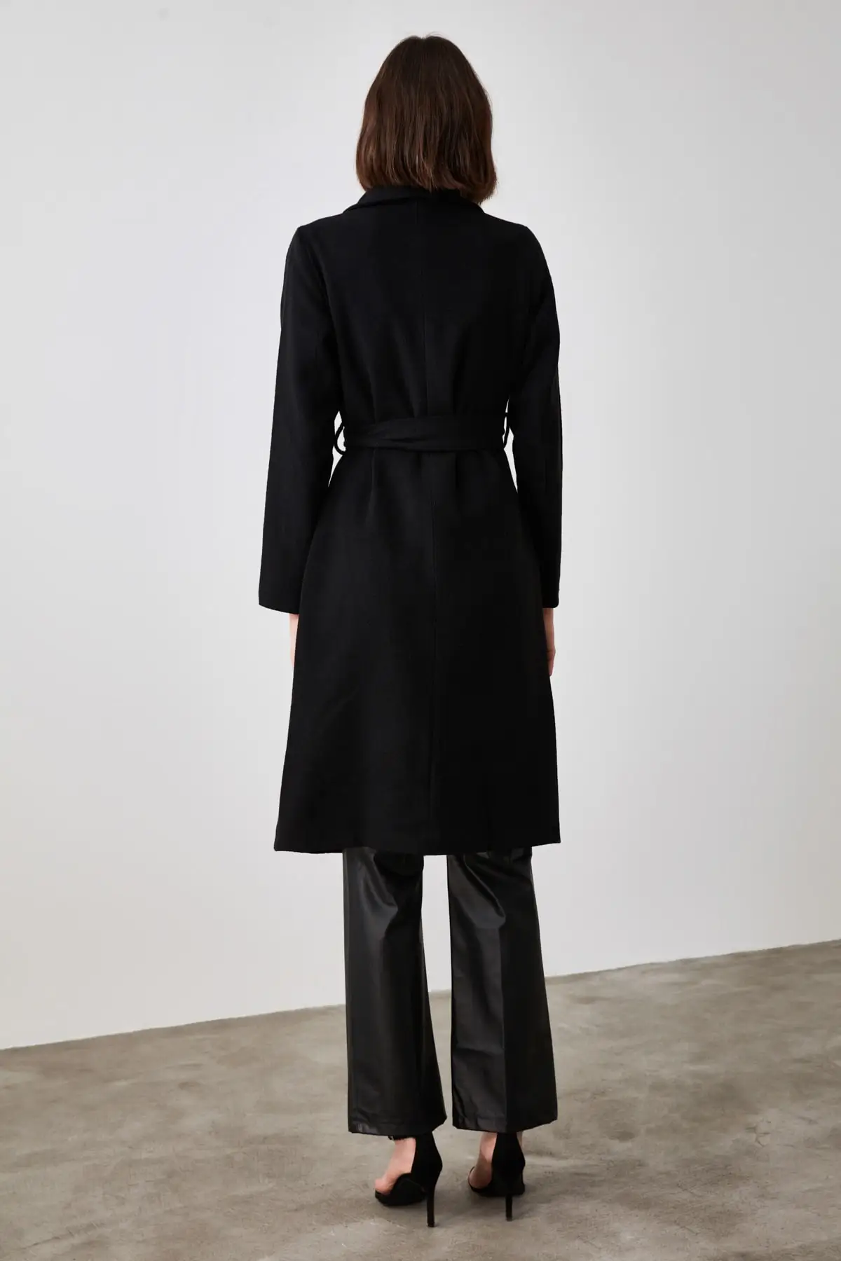 

Trendyol Metal Buckle Arched Stamp Coat TWOAW21KB0031