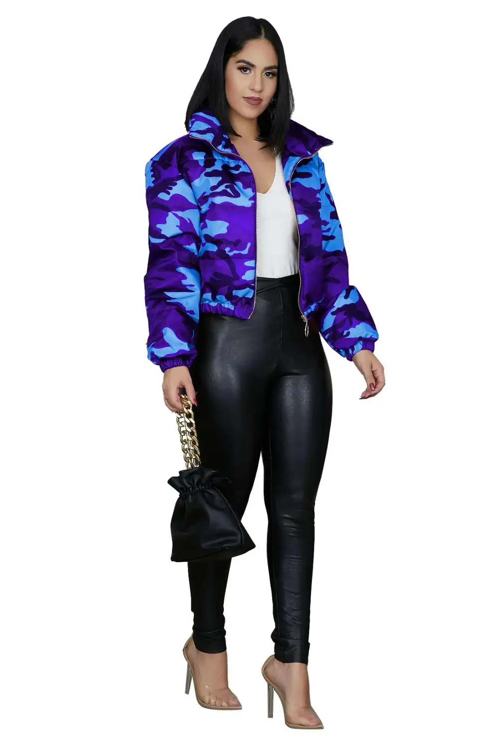 Женский пуховик с хлопковой подкладкой камуфляжным принтом длинным рукавом на