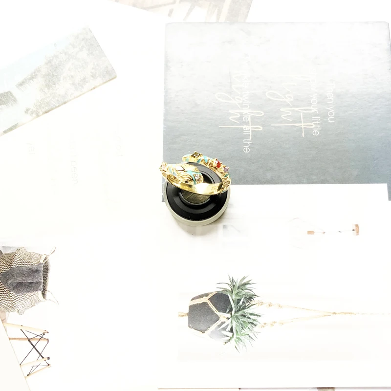 Женское кольцо в виде змеи золотистого цвета серебро 2020 пробы 925 | Украшения и