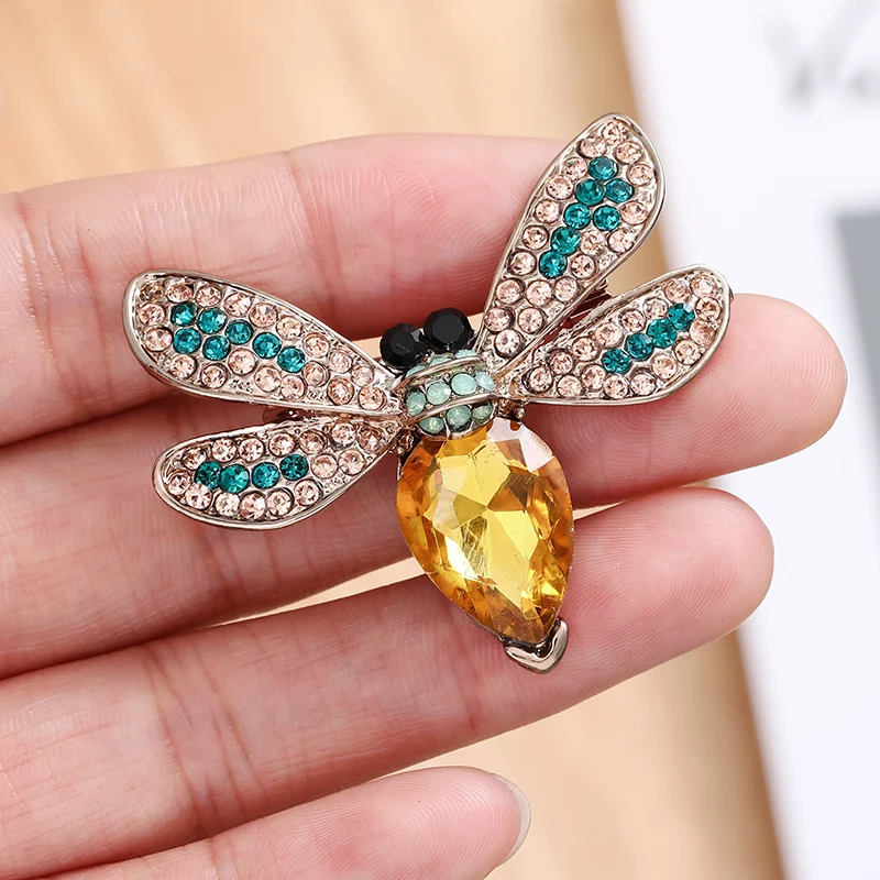 

Crystal Rhinestone Bee Brooch Insect Brooch Ladies Fashion Clothing Jewelry Accessories