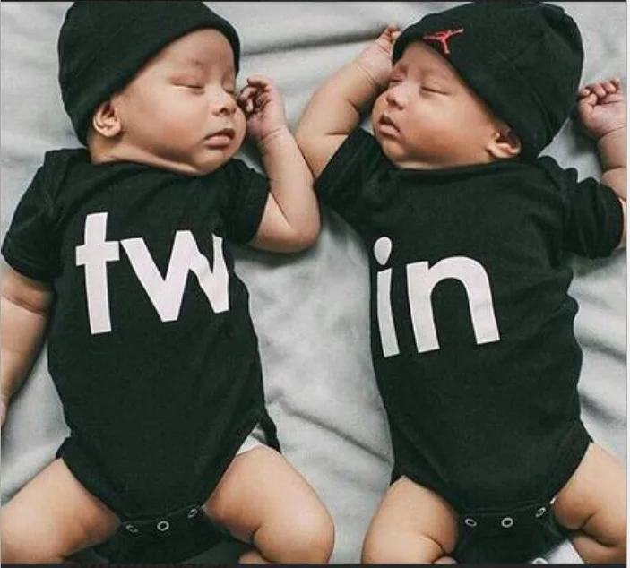 

Baby Twins Outfits Baby Girls Boys Bodysuits Black White Letter Print Short Sleeve Newborn Boy Clothes New Born Rompers
