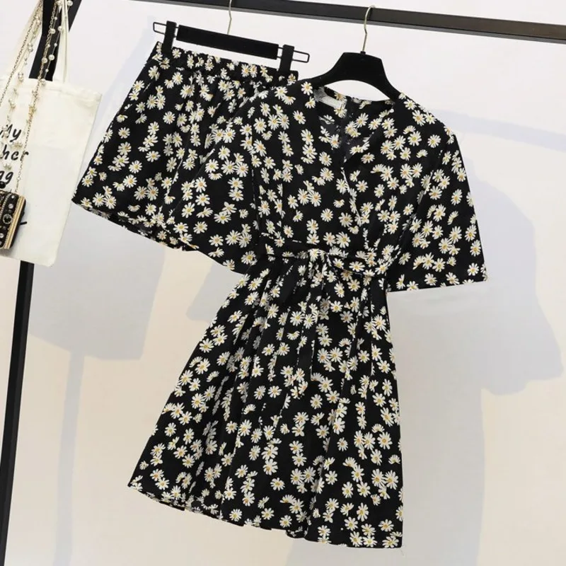 

Women's Short Pants T-shirt Suit 2021 New Summer Fashion Korean V-neck Loose Tops Female Plus Size Two Piece Set Women Tracksuit
