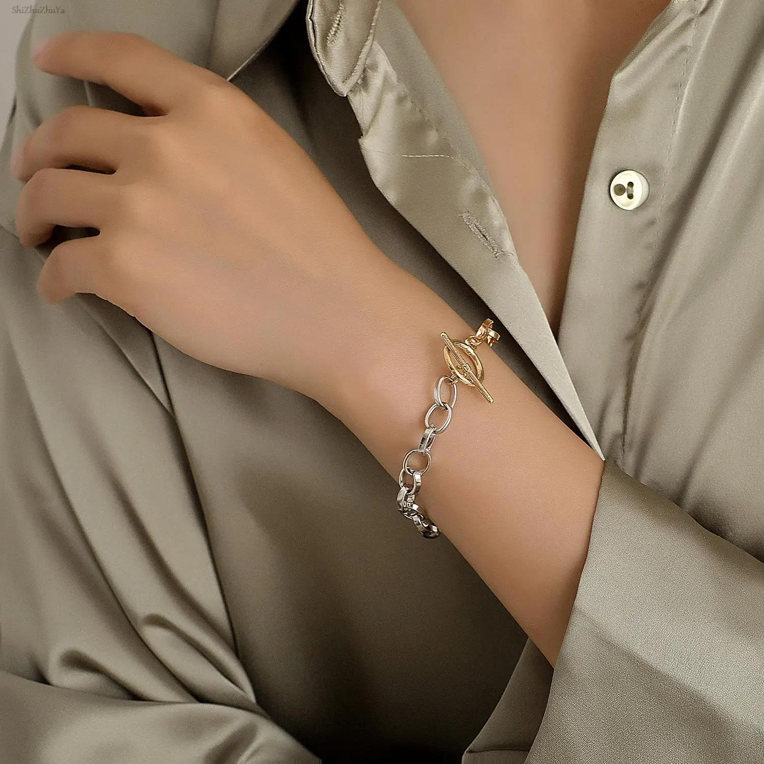 

Fashion two-color mix and match alloy thick chain bracelet punk exaggerated geometric personality men and women accessories