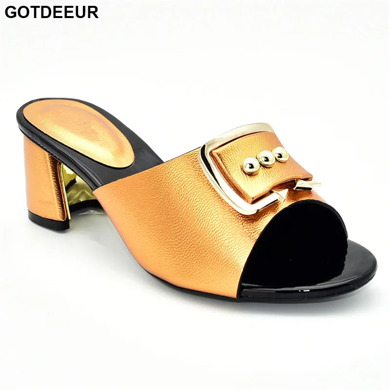 Новинка Обувь размера плюс Женская обувь без шнуровки на каблуке Итальянская